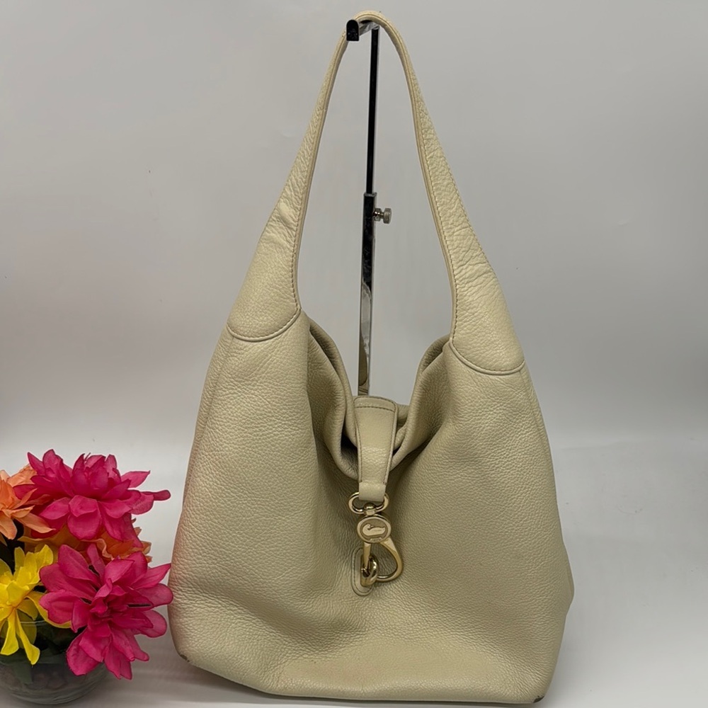 Dooney & Bourke Vintage Elegant Cream Leather Women's Hobo Bag DB7882